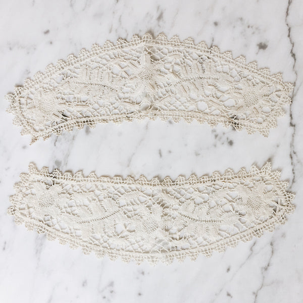 Antique Victorian Daisy Lace Cuffs (Pair)